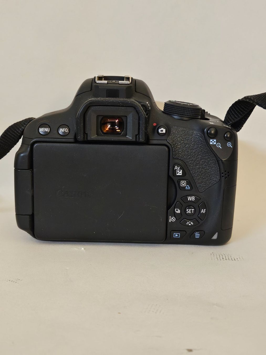 Canon Fotocamera: Canon 700D – Usato da Grosswangen venduto da Telepathy 3