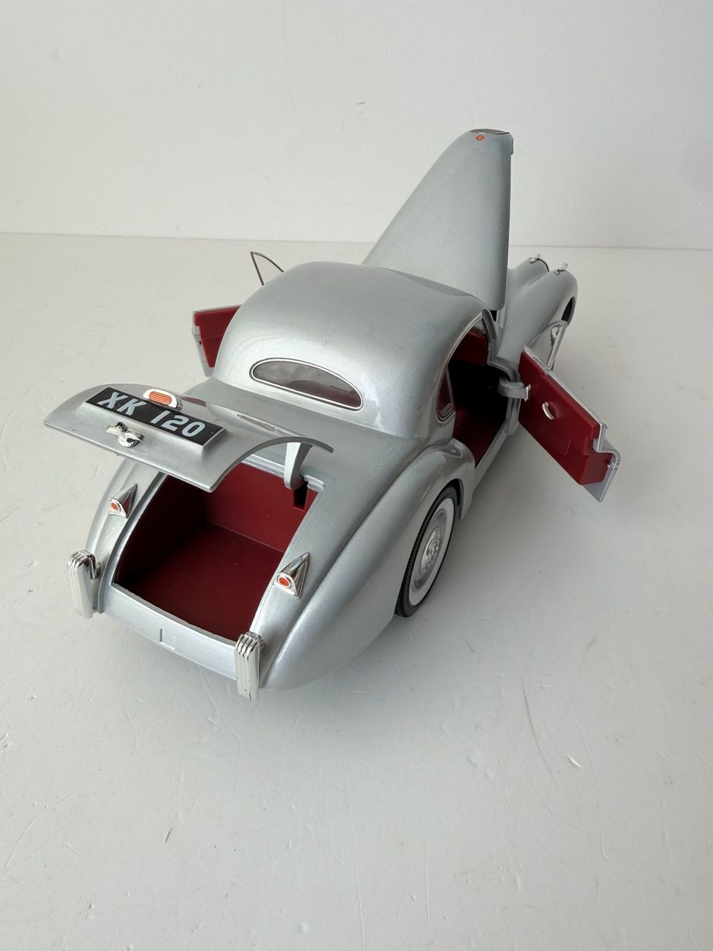 Jaguar Modellini d'auto: Modellauto Jaguer XK120 Coupe – Usato da Zwingen venduto da moje1 5