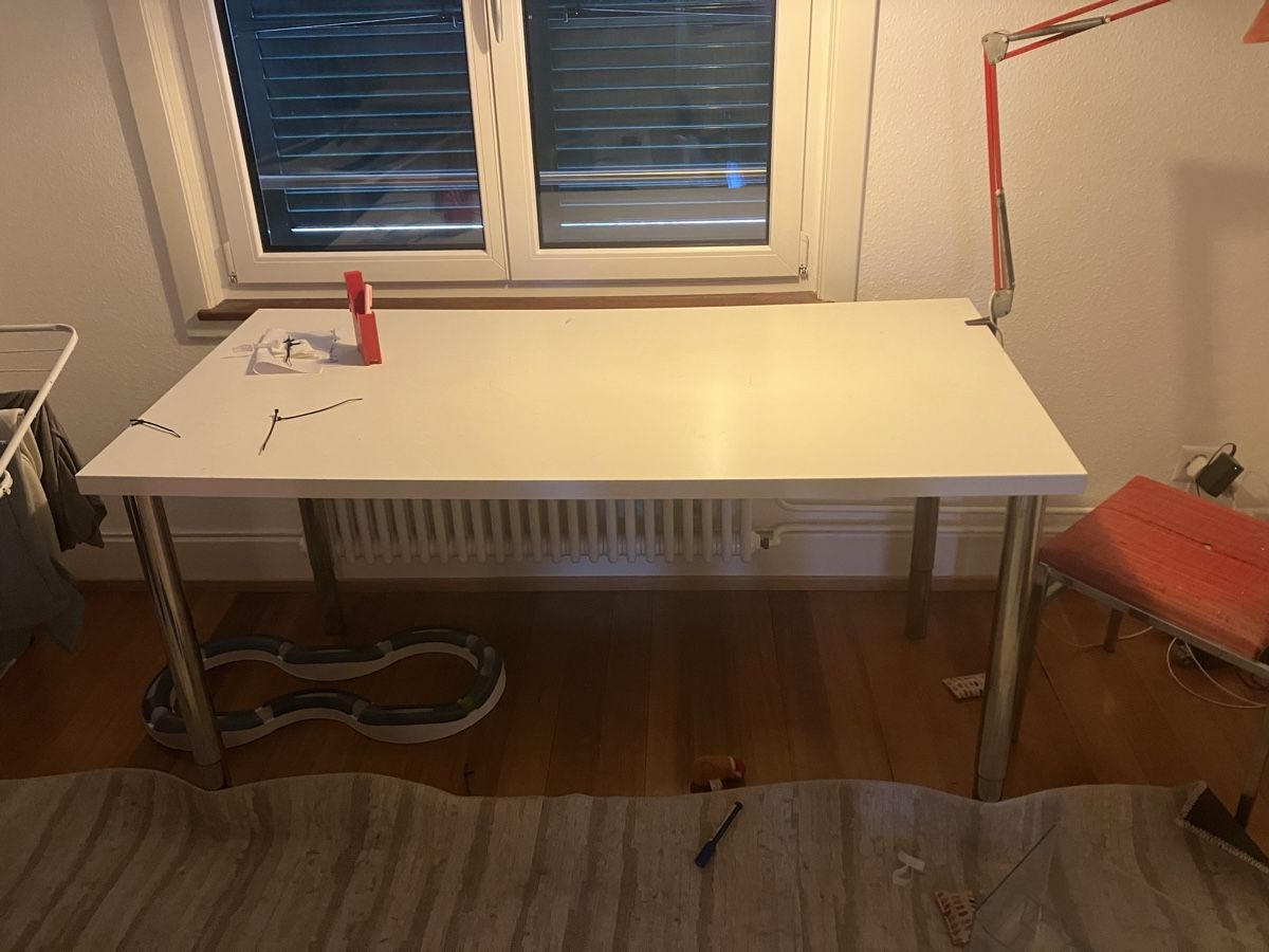 Tavoli: Schreibtisch Weiss – Usato da Basel venduto da sshhaahheedd
