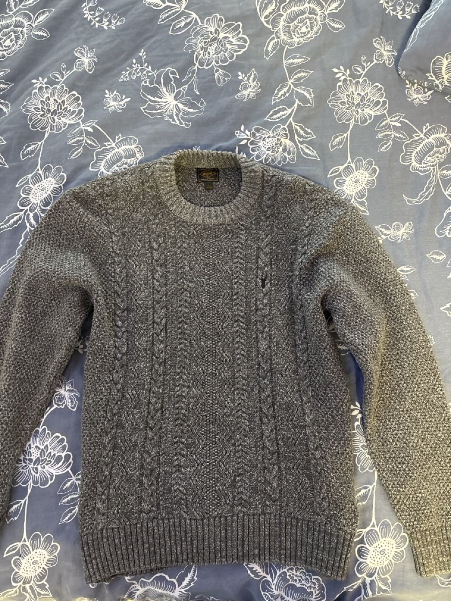 Maglioni & Felpe: Grauer Markenpullover Zopfmuster Strickpullover Herren Gr M- – Nuovo (secondo la descrizione) da Bad Zurzach venduto da has_98d6