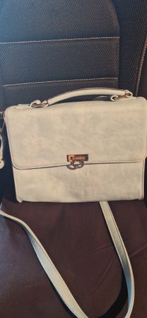Schöne hellblaue Handtasche 