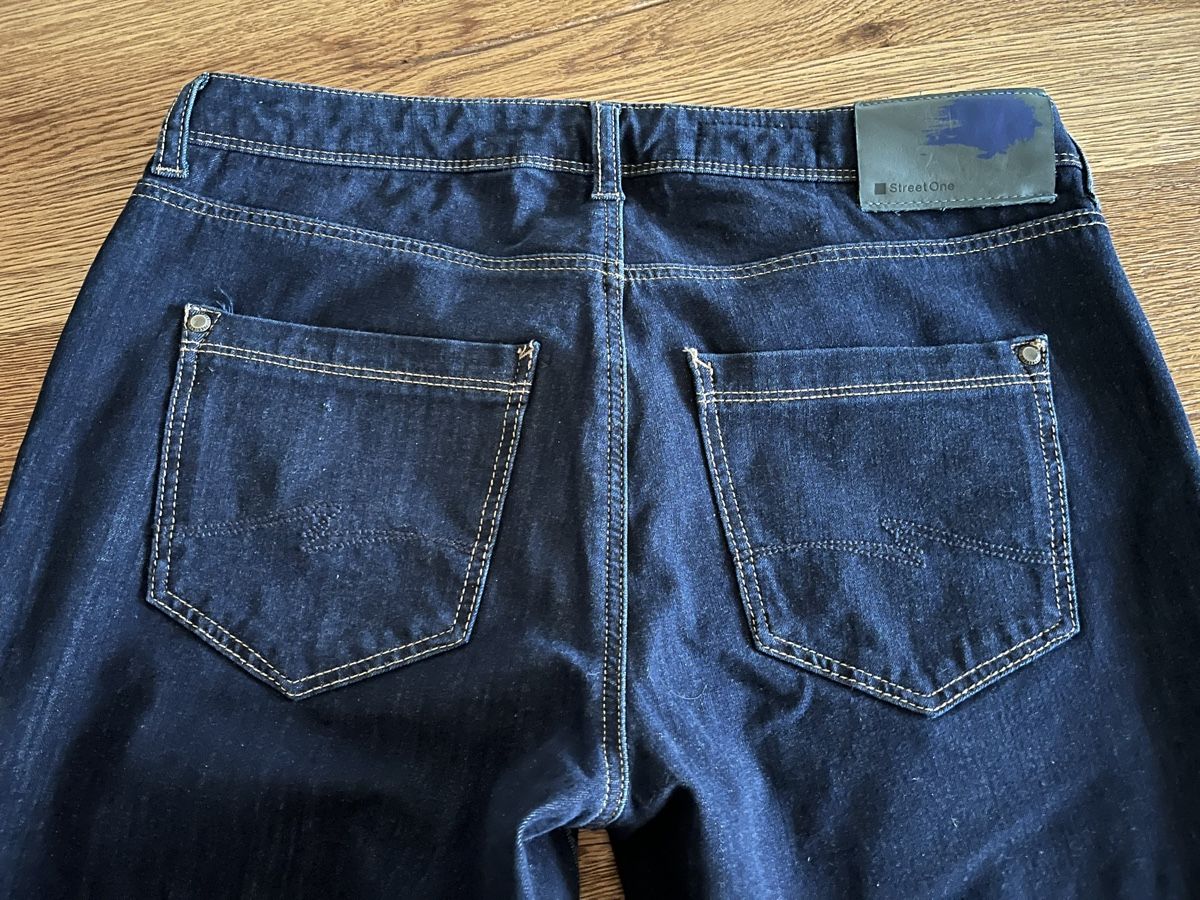 Jeans: Jeans  – Neuf (Voir description) à Schliern b. Köniz par medion3098 2