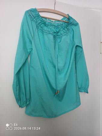 Türkisfarbene Bluse