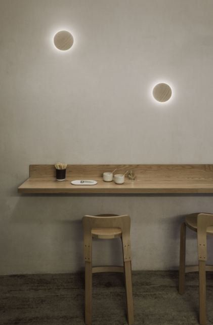 Lampen: Vibia Dots Wandleuchte 4675 Eiche – Gebraucht aus Rothenburg von Lampenoutlet 3