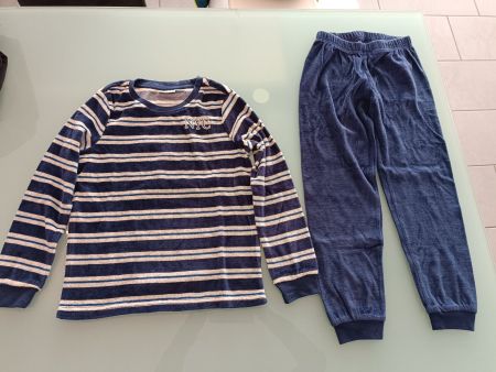 Neues Nickipyjama 128/134 (140)