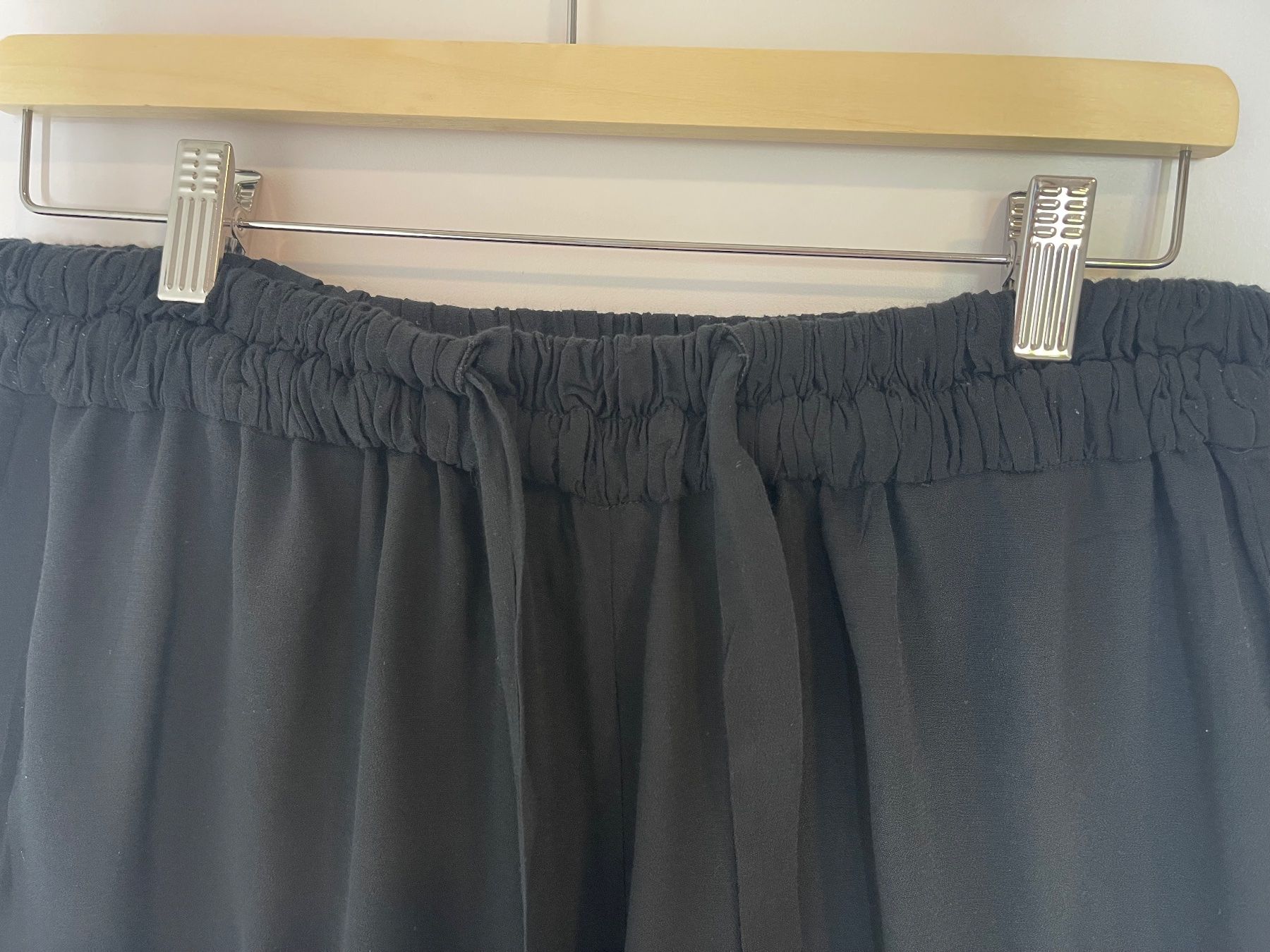 Iro Pantaloni: Schwarze Damen Shorts von IRO, Gr. 38 – Usato da Zizers venduto da sarah_1987 4