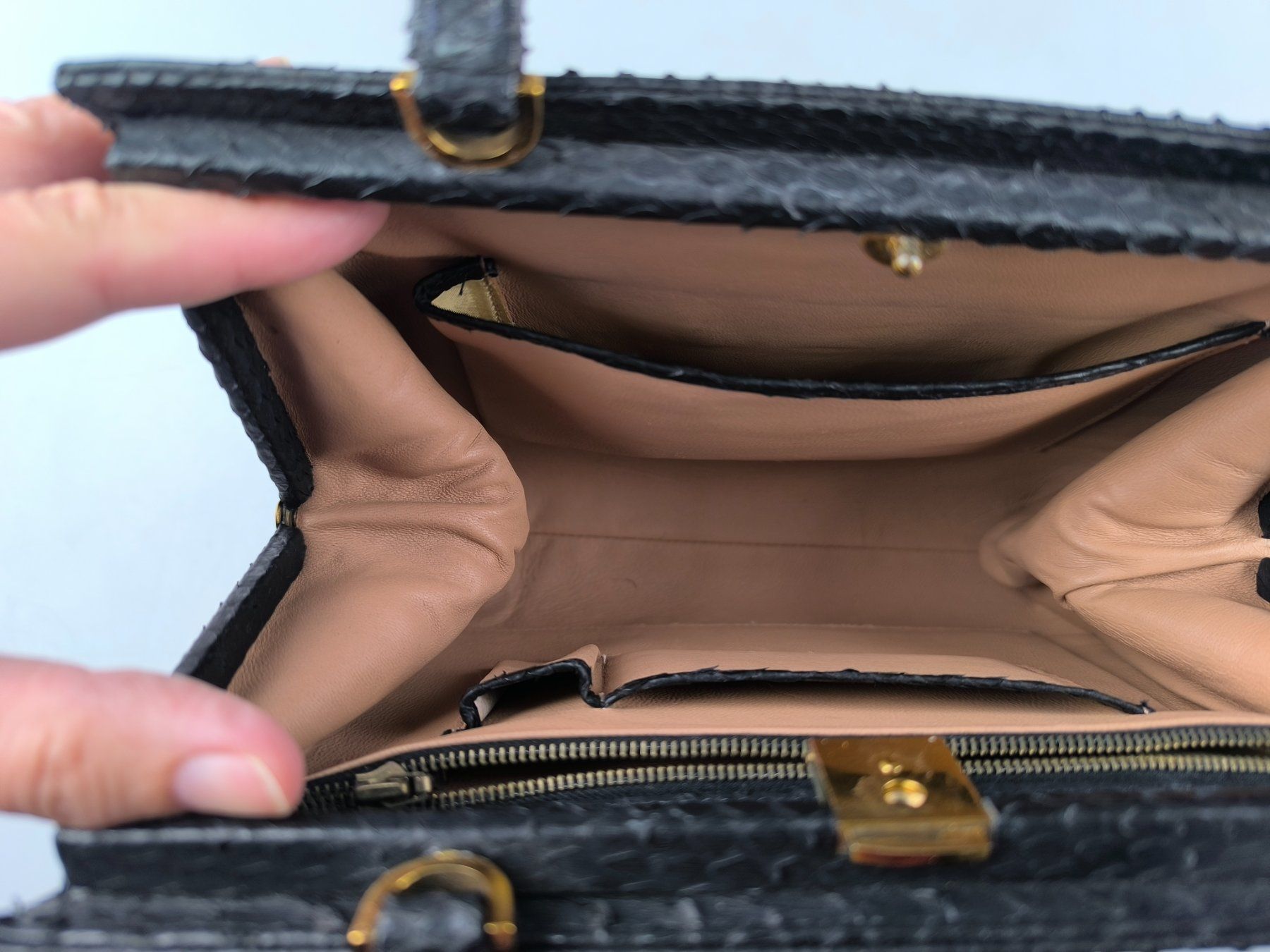 Sacs femmes: Handtasche Schlangenlederoptik – D'occasion à Rüti ZH par Restwert_Rueti_ZH 3