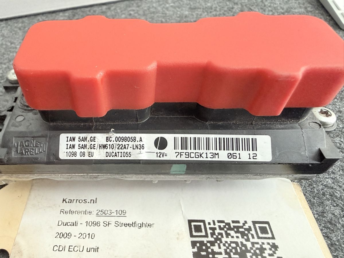 Ducati Tutti i ricambio per moto: Ducati ECU – Usato da Zürich venduto da benoitZH 1