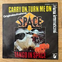 Space - Carry On, Turn On Me / 1. D-Press. 1977