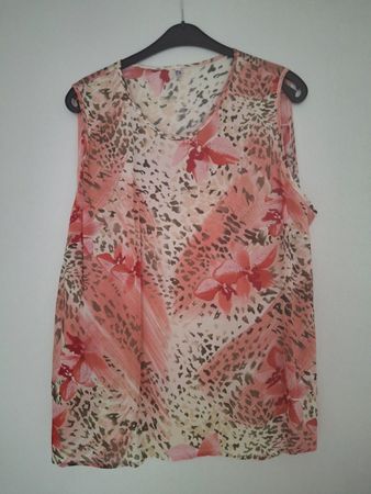 Luftige Bluse mit Blumenmuster, Grösse 48, Top Zustand