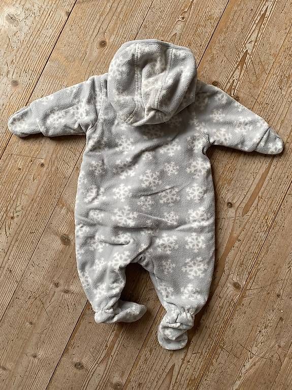 Pigiama & Simili: Baby Einteiler von H&M Gr. 56 – Usato da Solothurn venduto da f.e. 2