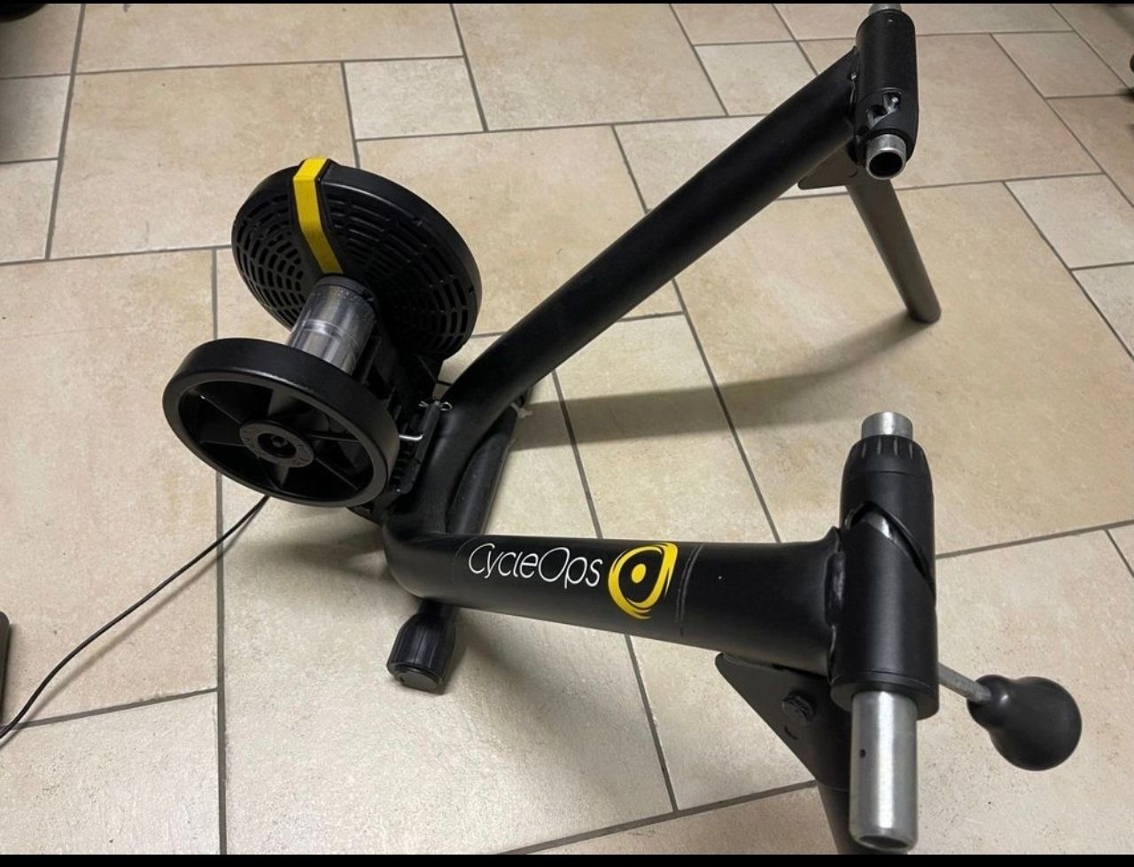 Saris Hometrainer: CycleOps Magnus Smart-Home Trainer Intelligent avec roue – Usato da Lausanne venduto da Ped_sf27 1
