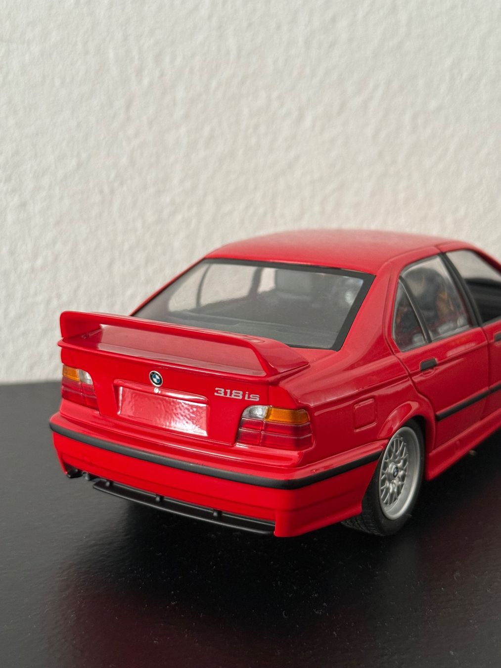 BMW Modellautos: BMW 318is E36 1:18 UT Models – Neu (gemäss Beschreibung) aus Bülach von Meti2023 5