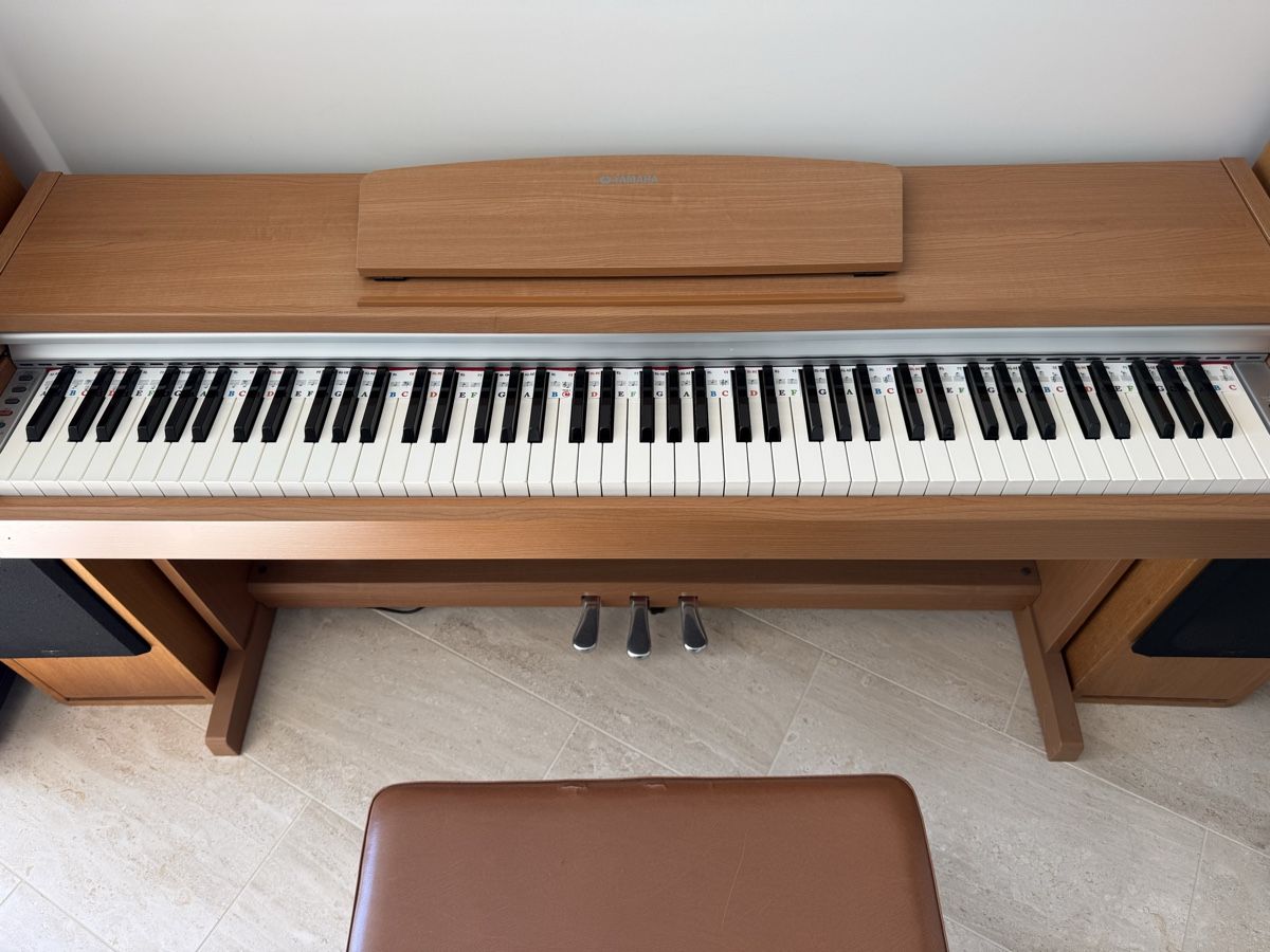 Yamaha Strumenti musicali: Yamaha E-Piano inkl. passendem Klavierstuhl – Usato da Winterthur venduto da Benjiro11 2