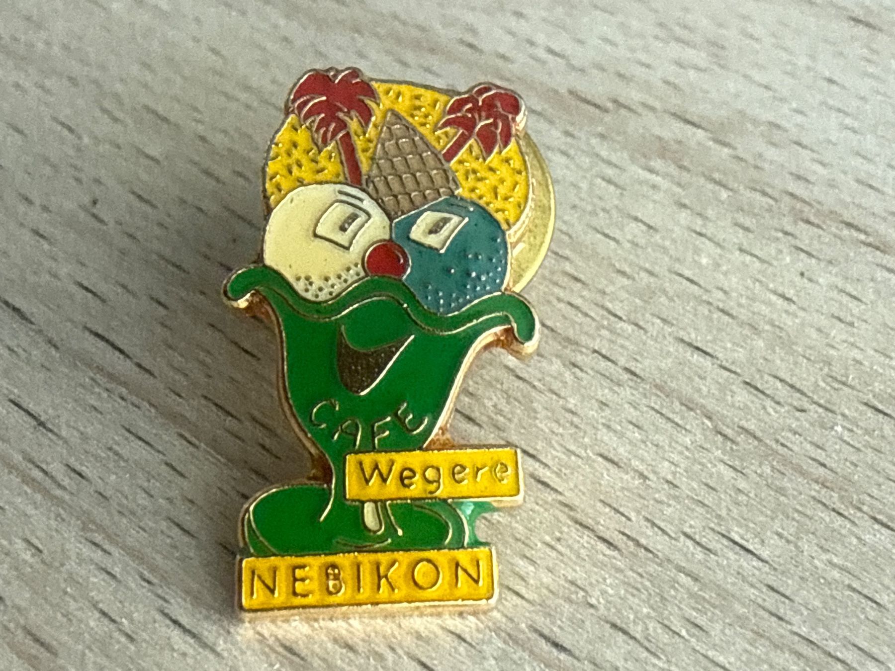 Plaketten & Abzeichen: Pin Cafe Wegere Nebikon – Gebraucht aus Glattbrugg von Schweigmatt