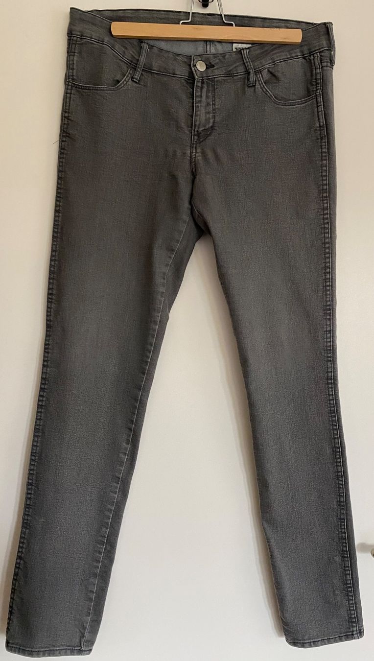H&M Jeans: Jeans in Grau, Gr. 32/32 – Usato da Zürich venduto da Maria2021