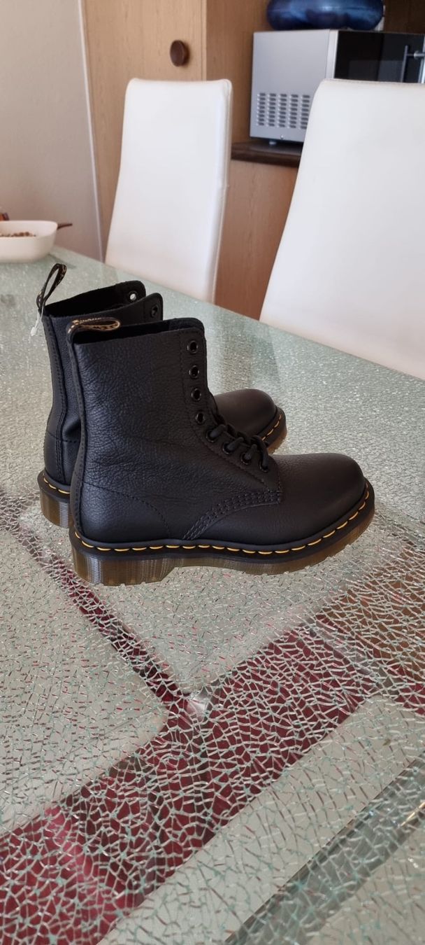 Dr. Martens Damenschuhe: Dr. Martens Gr. 36 – Neu und originalverpackt aus Luzern von Reni025 1