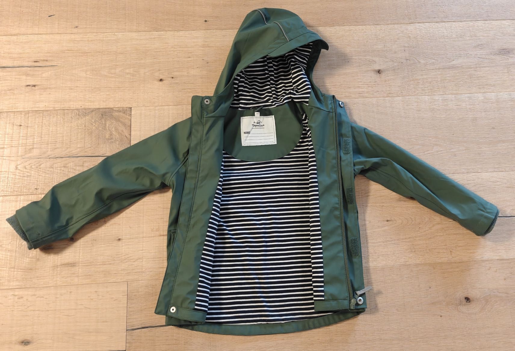 Jacken & Mäntel: Kinder Regenjacke, Grösse 116 – Gebraucht aus Seuzach von min_9ggk 1