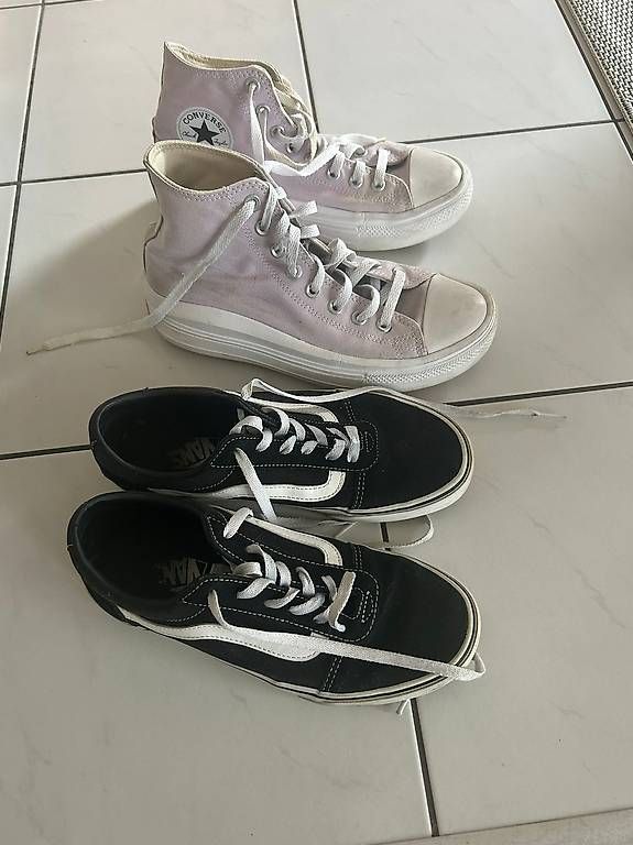 Scarpe per ragazze: Vans und Converse Schuhe Mädchen – Usato da Bözberg venduto da priv_2723 1