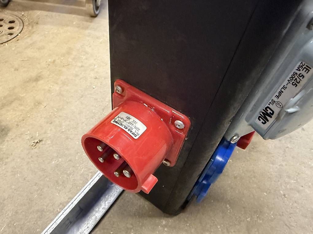 GIFAS Elettrotecnica: GIFAS Baustromverteiler 32A inkl Ständer – Usato da Necker venduto da liq24 3