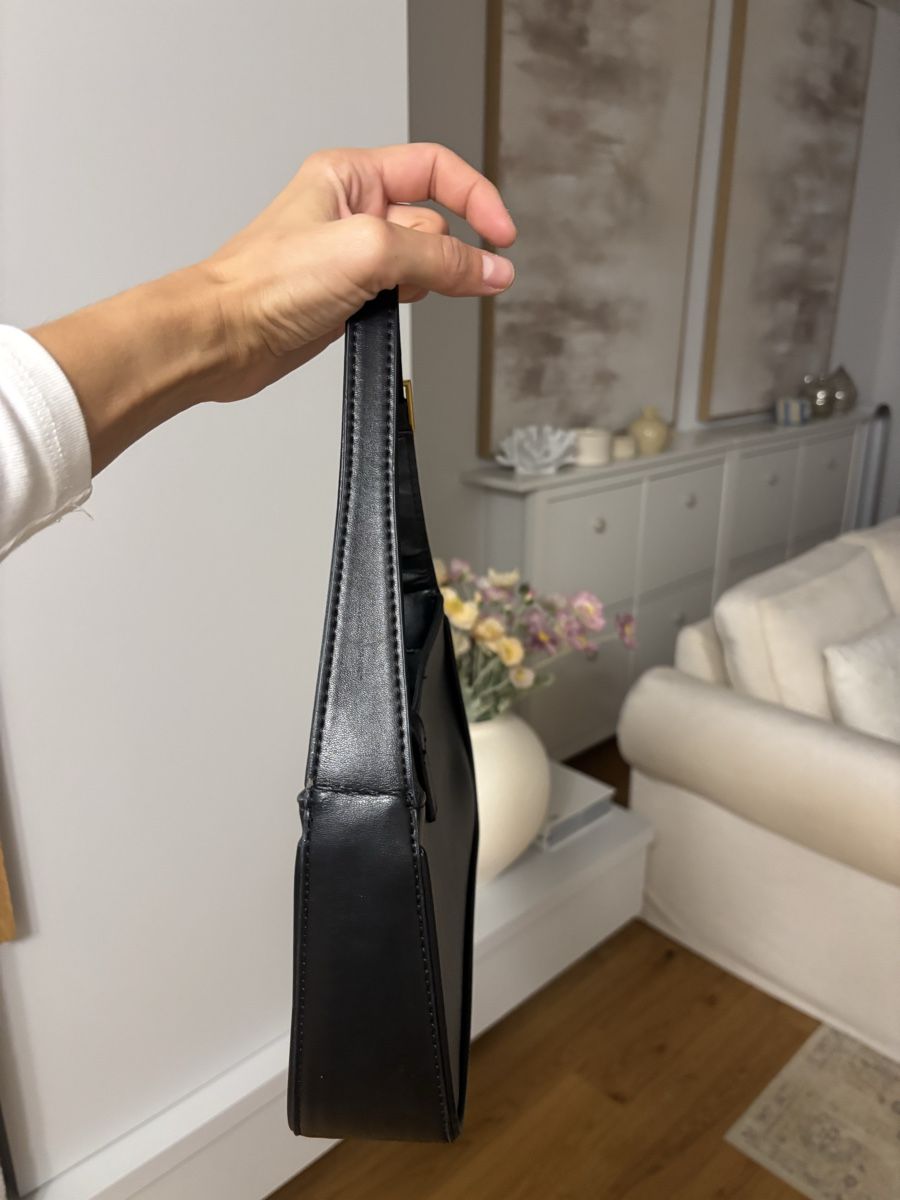 Taschen für Damen: Shoulder Bag in Black – Gebraucht aus Horgen von len_qjz9 3