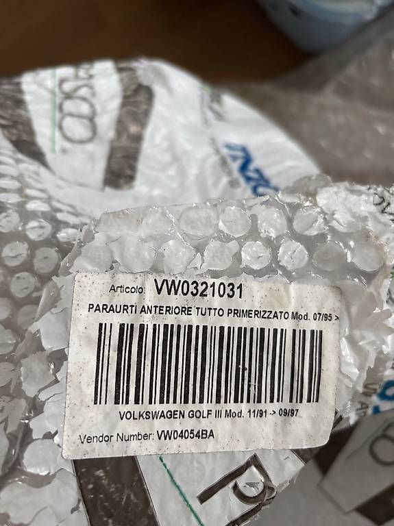 Tutti pezzi di ricambio auto: VW Golf 3 Frontstossstange – Usato da Teufenthal AG venduto da MichaelMeyers 4