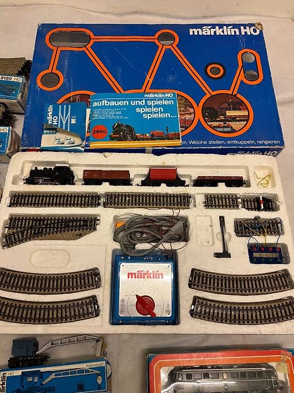 Märklin Modellini di ferrovie: Märklin H0 Set mit vielen Teilen – Usato da Lachen SZ venduto da adinaho 1