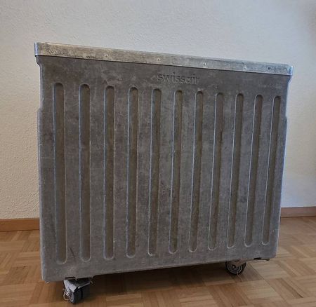 Original SWISSAIR MD-11 Waste Cart / Abfalltrolley