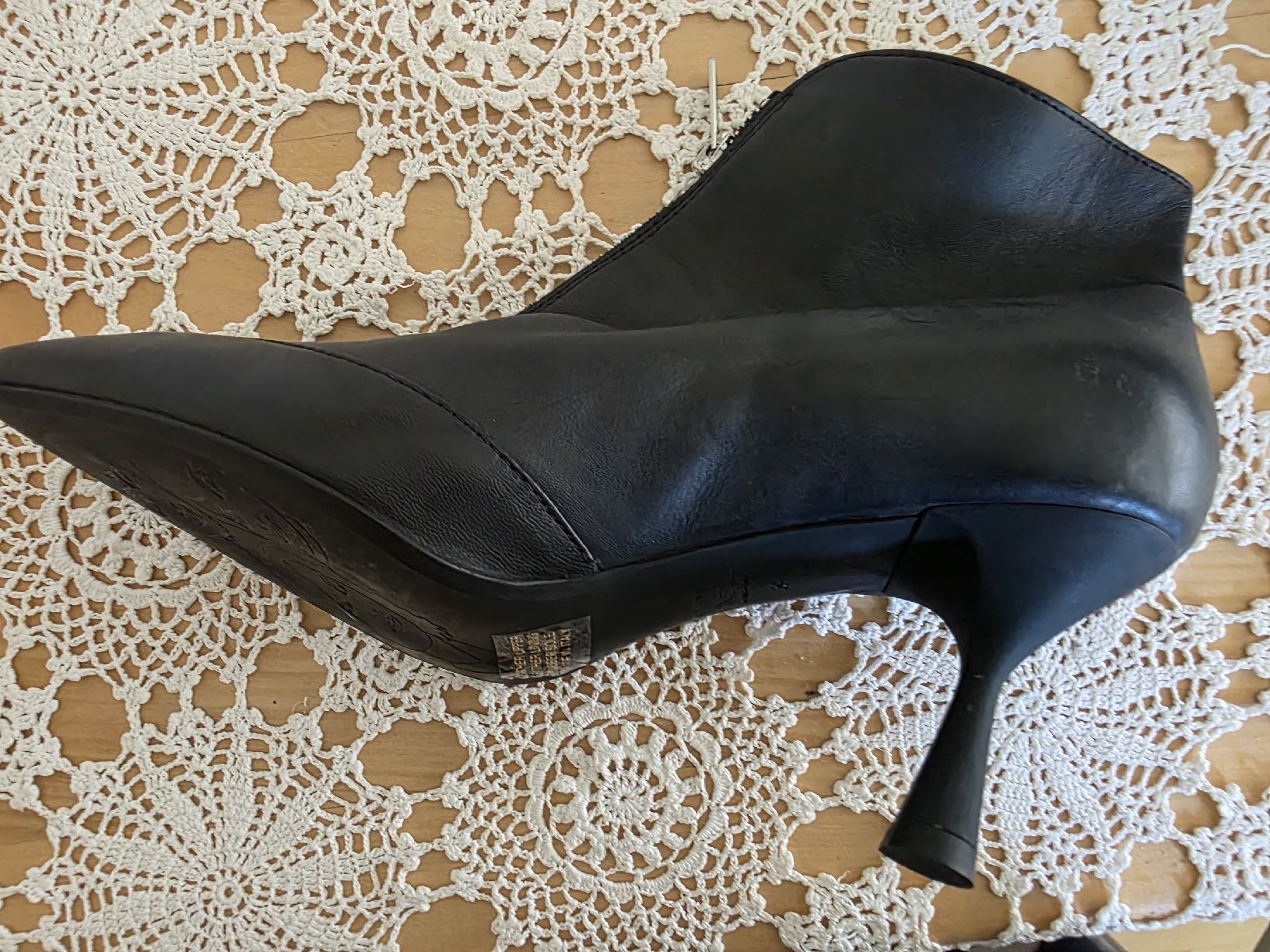 AGL Scarpe da donna: AGL Stiefeletten Leder Schwarz Groesse 39  – Nuovo (secondo la descrizione) da Biberist venduto da charobaum 2
