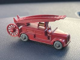 Vintage Matchbox Lesney No. 9 Dennis Fire Engine  schön