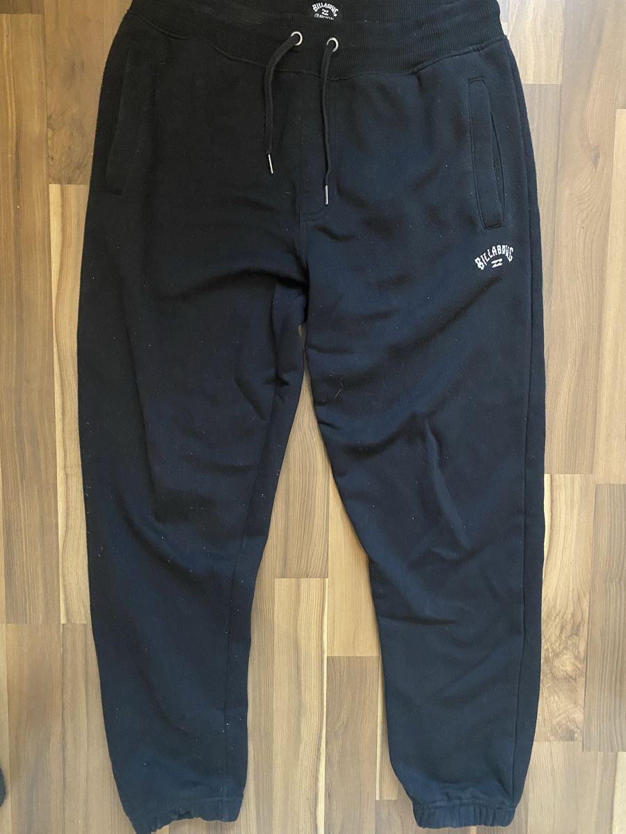 Billabong Hosen: Billabong Trainerhose, Grösse M – Gebraucht aus Zürich von luk_jz5t