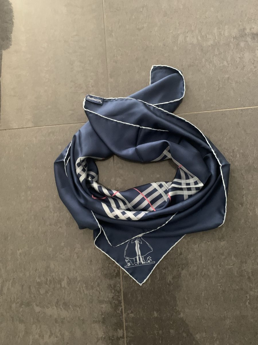 Burberry Foulard & Sciarpe: Burberrys Foulard  – Usato da Bergdietikon venduto da zor_856j 4