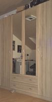Kleiderschrank mit Spiegel guter Zustand