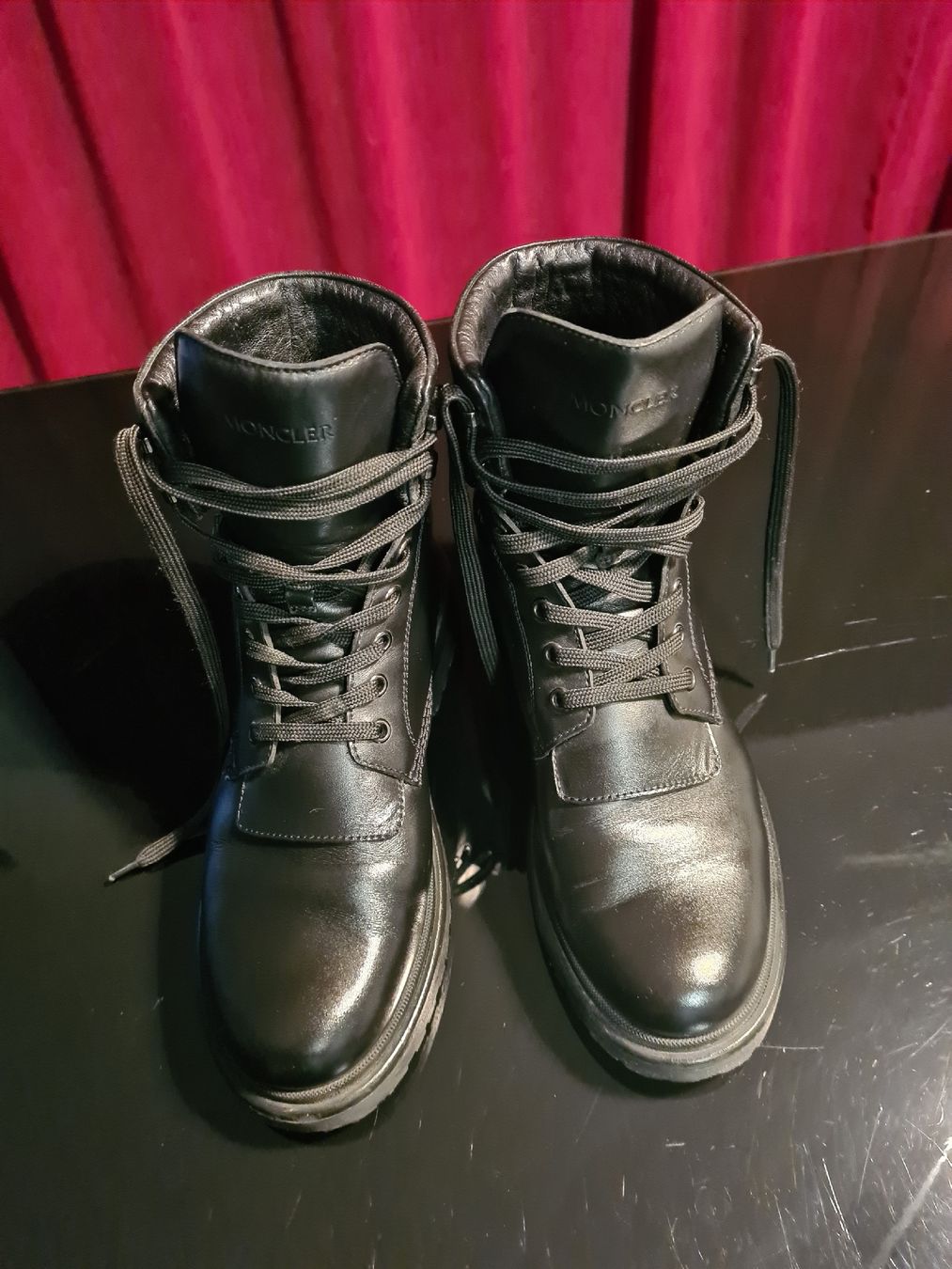 Moncler Scarpe da donna: Moncler boots Gr 38 – Usato da Kloten venduto da Kri23 1