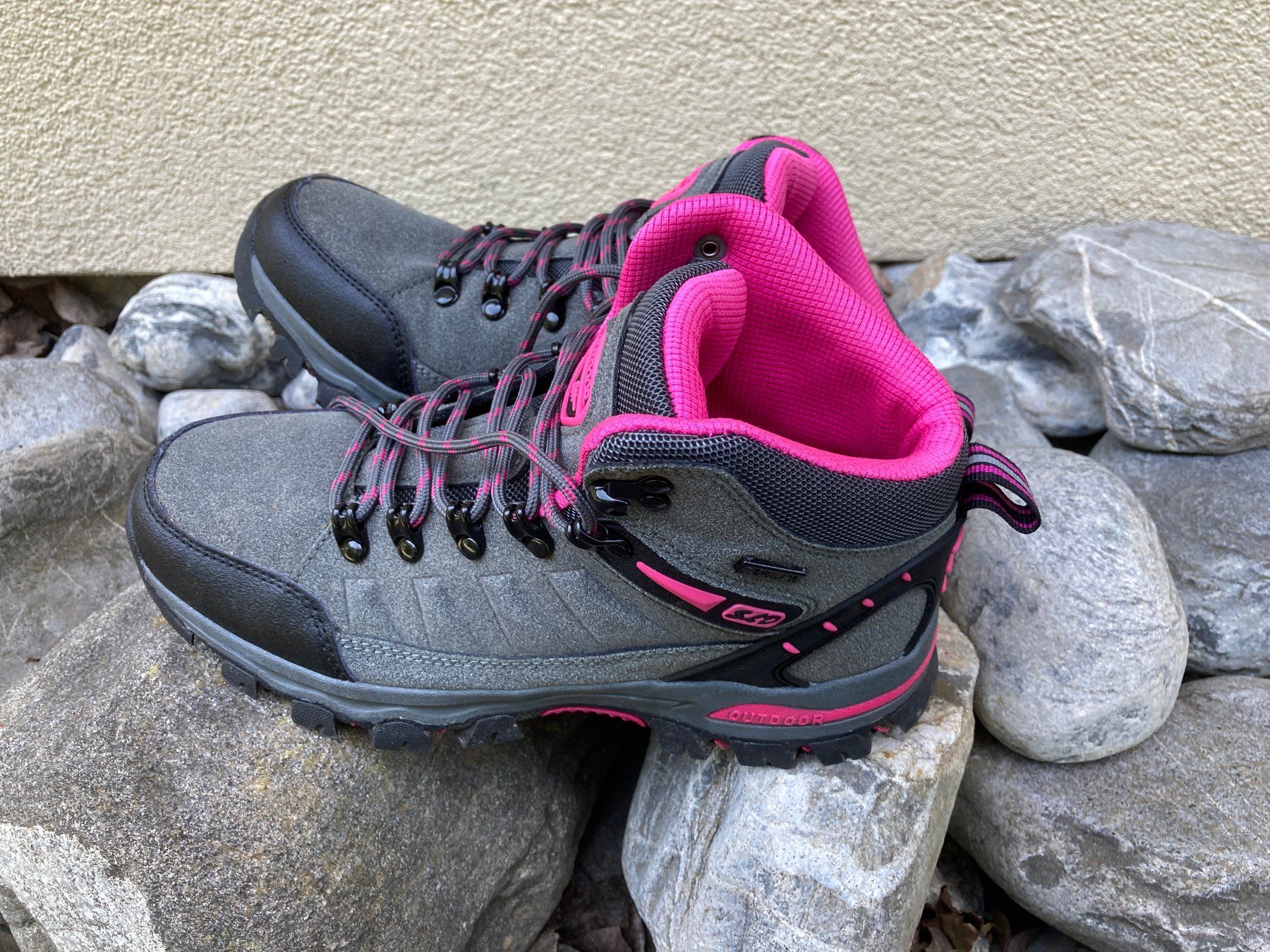 Scarpe da donna: Wanderschuhe Damen, Grösse 39 / 40, neuwertig – Usato da Lütisburg venduto da wiesenpippau