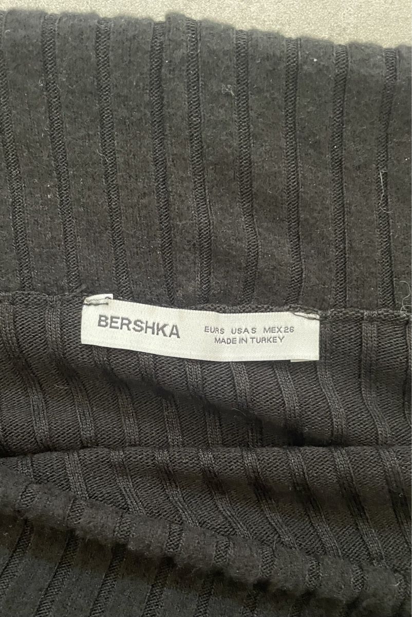 Bershka Top: Pull épaules nues BERSHKA taille S – Nuovo (secondo la descrizione) da Cortaillod venduto da seba15 2