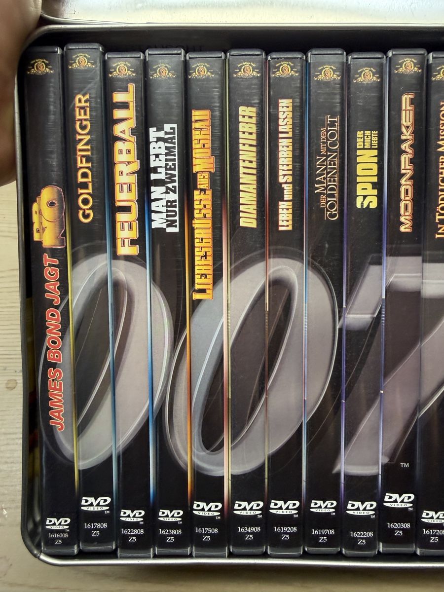 Tutti i DVDs: James Bond dvd 21 Stuck  – Usato da Herzogenbuchsee venduto da ioa_zcm6 1