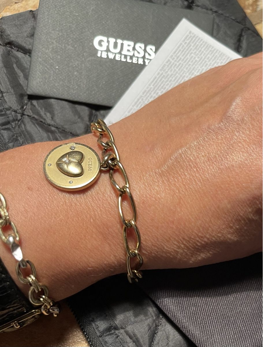 Bracciali & Braccialetti: Bracciale Guess con ciondolo a cuore dorato-Chic e elegante – Usato da Gordevio venduto da LanaZimm 7