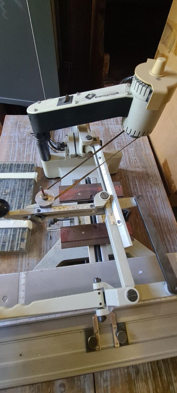 Alle Maschinen: Gravograph Graviermaschine – Neu (gemäss Beschreibung) aus Oberdorf BL von heinimag