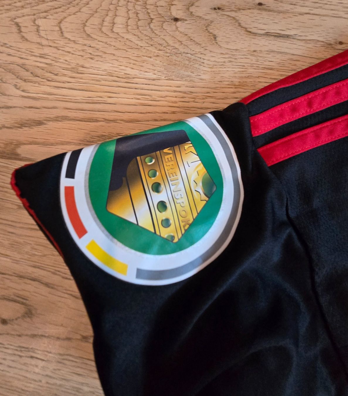 Adidas Canottiere & Pantaloni: Leverkusen | Mehmedi | 2014/15 | DFB-Pokal-Patch – Usato da Zollbrück venduto da MiKron 4