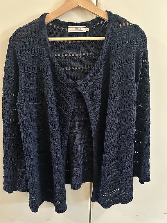 Giacche: Neue Damen Strickjacke Gr. M – Usato da Willisau venduto da Geissbock11