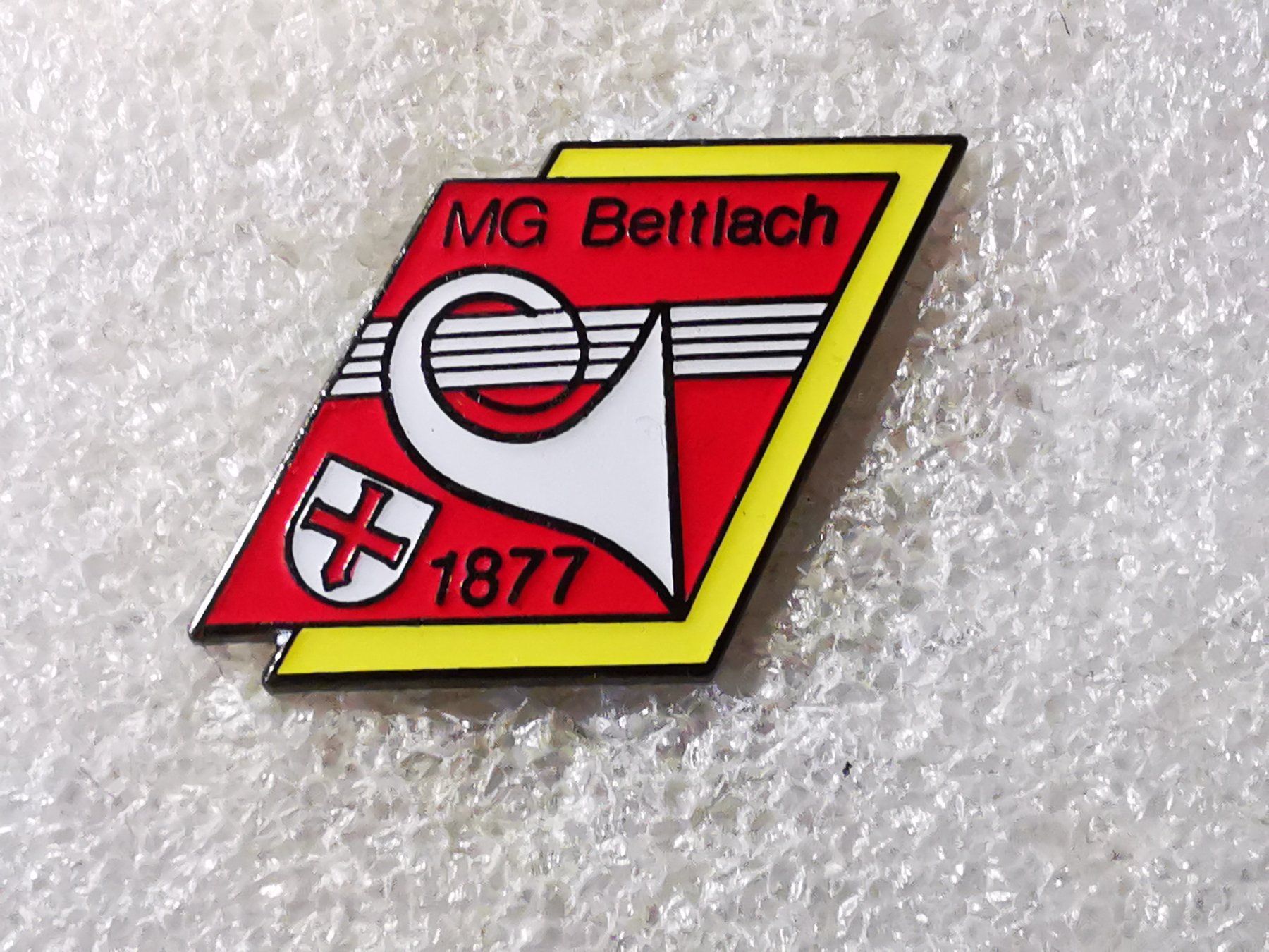 Placchette & Badge: Ansteckpin 88: MG Bettlach – Usato da Oppligen venduto da Pin-Fall-Shop