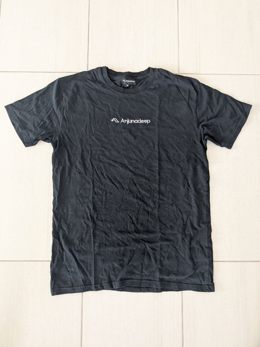 T-shirt: T-shirt Anjunadeep noir taille M – Usato da Vouvry venduto da babalisto