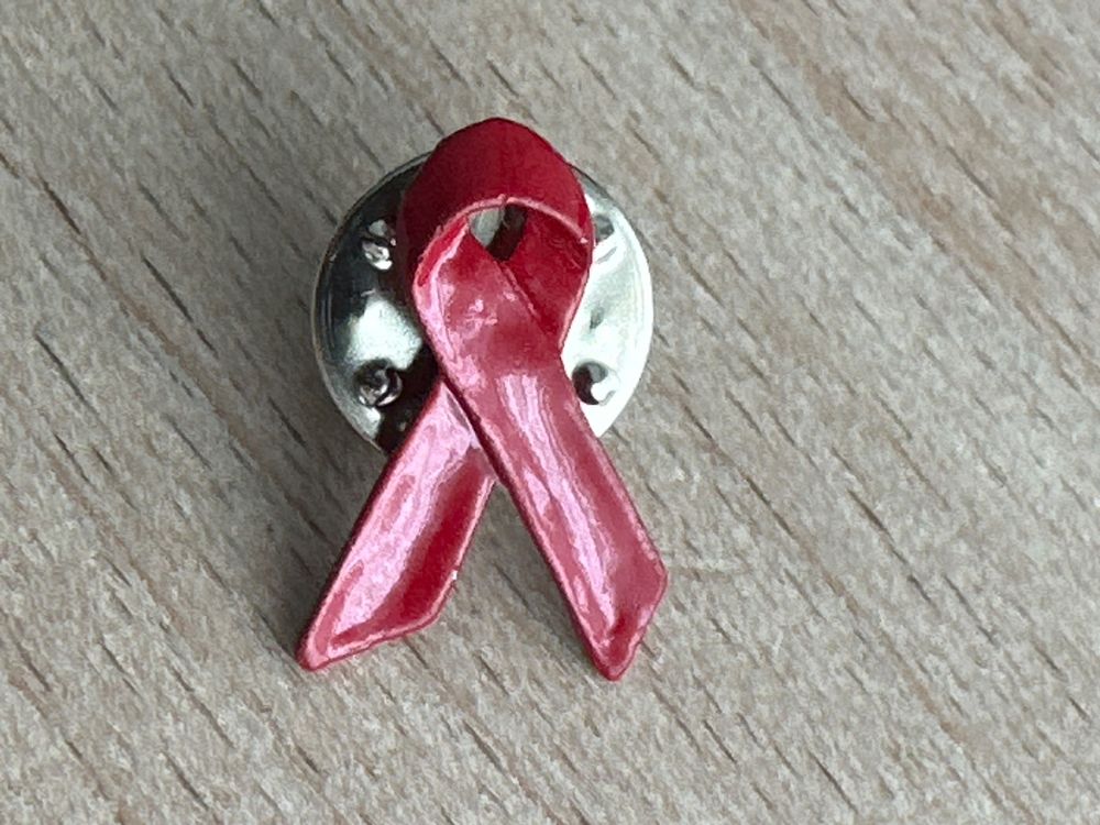 Pin Red Ribbon | Kaufen auf Ricardo