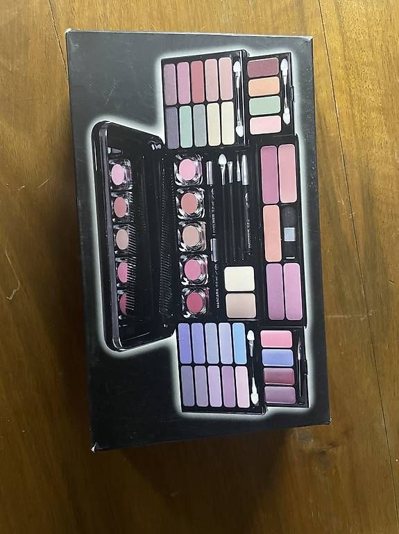 Make-up: Schminkkasten – Gebraucht aus Ittigen von sel_fm7s 2