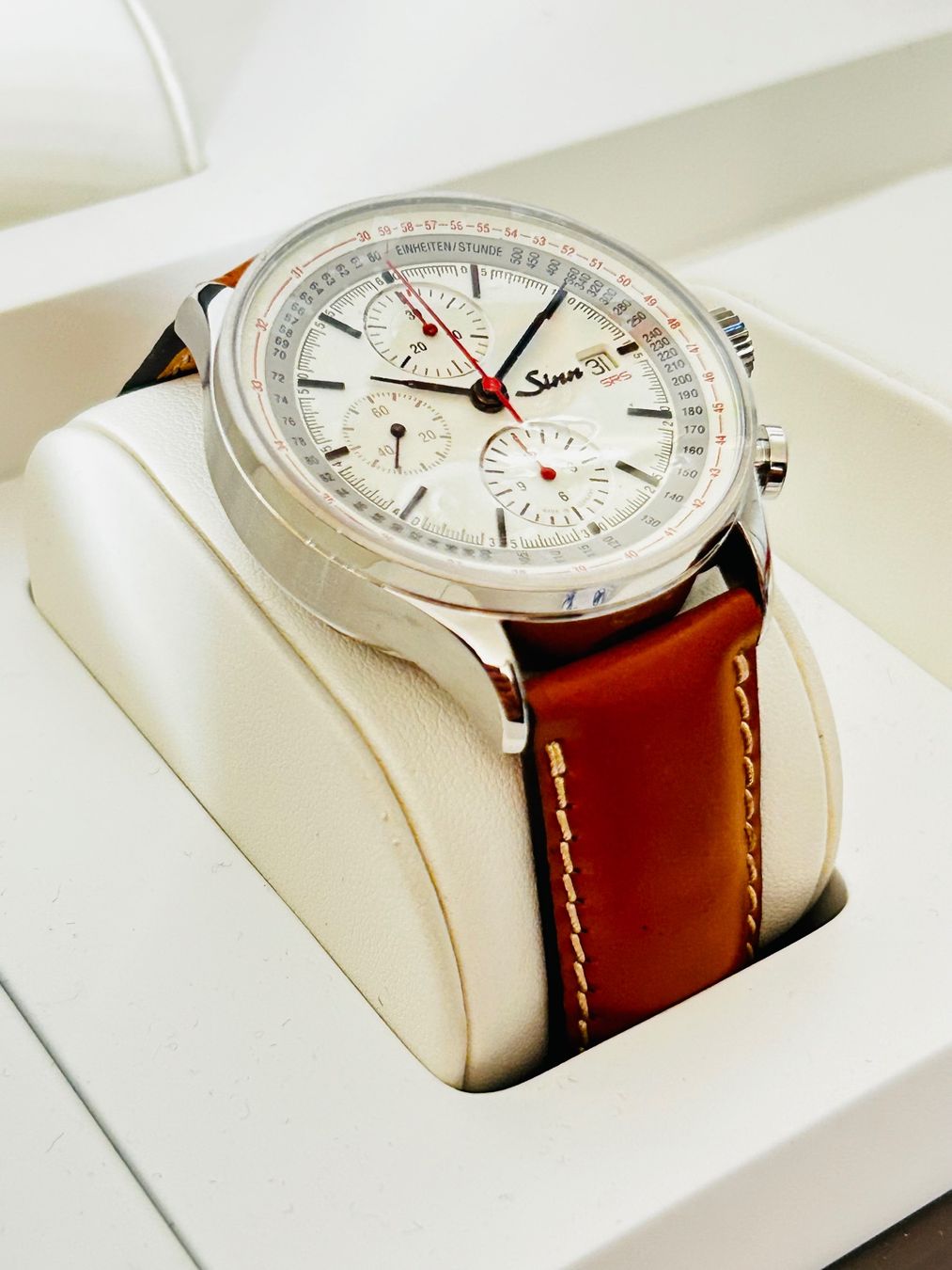 Sinn Orologi: SINN 910 SRS Flyback Column Whel Chronograph. New/Garantie. – Nuovo e nell'imballaggio originale da Genève venduto da GLwatchsa 6
