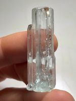 schöner heller Aquamarin Beryl roh Kristall 43.6 Karat