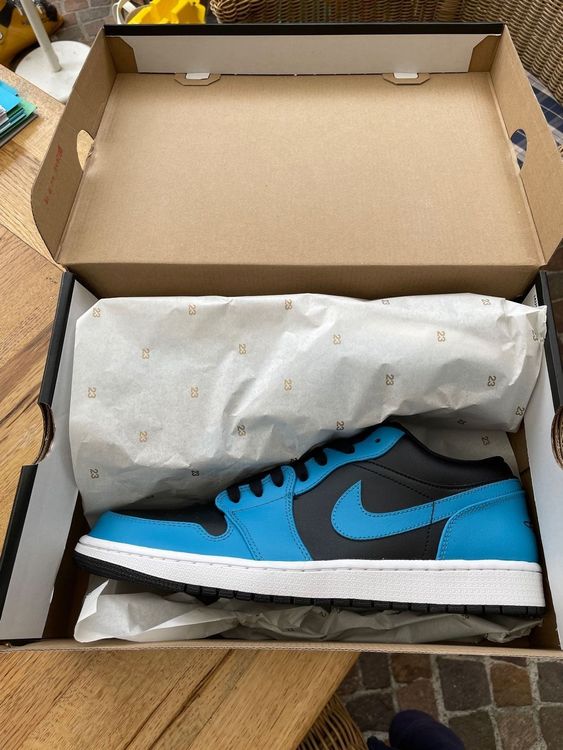 aj1 low laser blue black