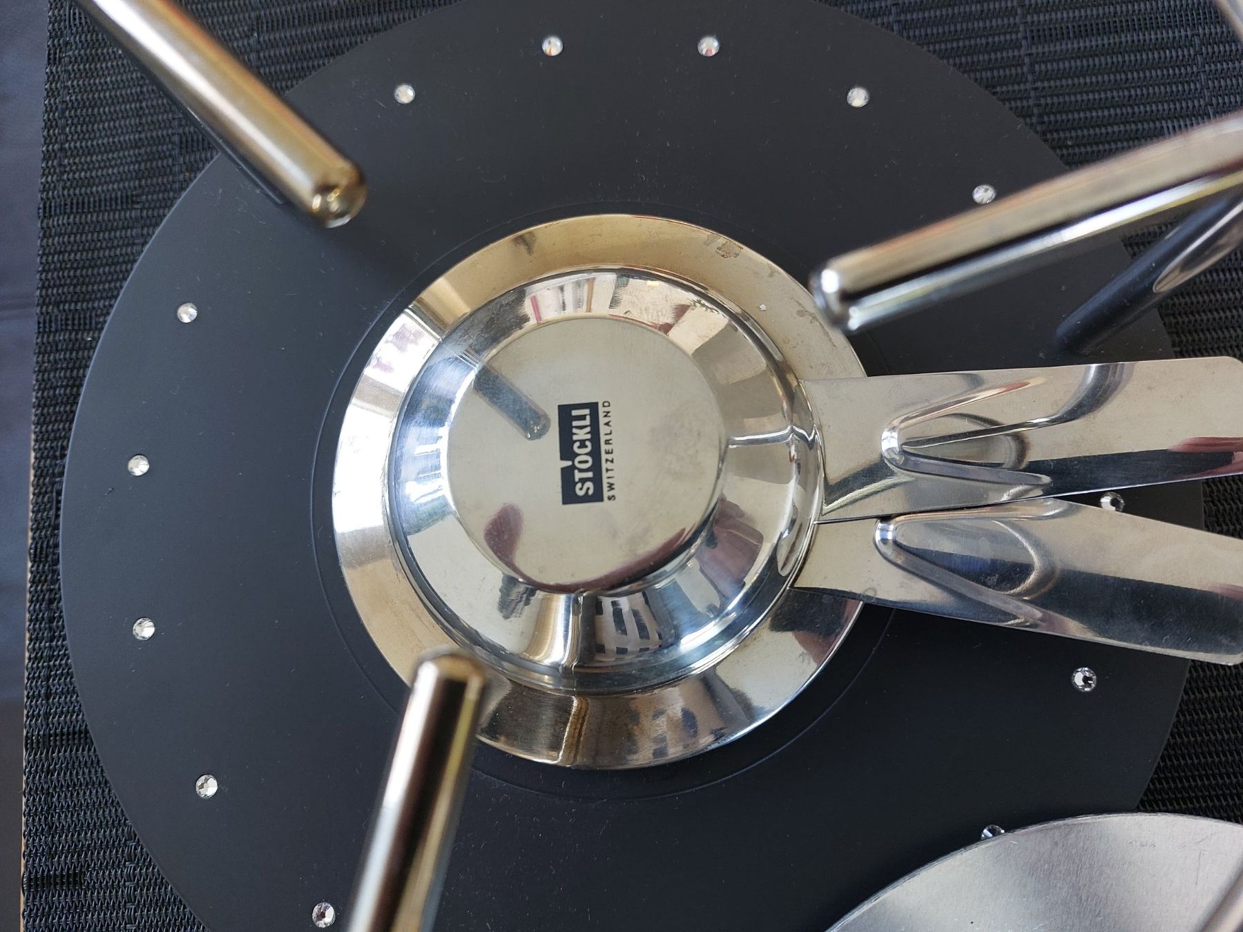 Stöckli Padelle: Fondue Set von Stöckli, mit "Brillanten" – Usato da Gebenstorf venduto da Rita20 2