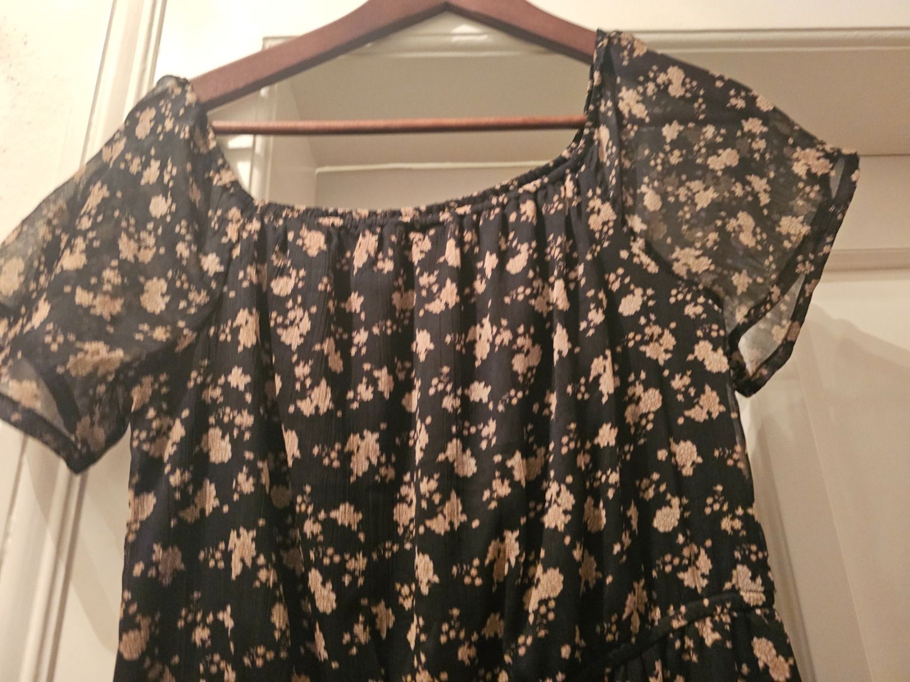 Robes: Schönes Kleid – D'occasion à Basel par sci_67ms 1